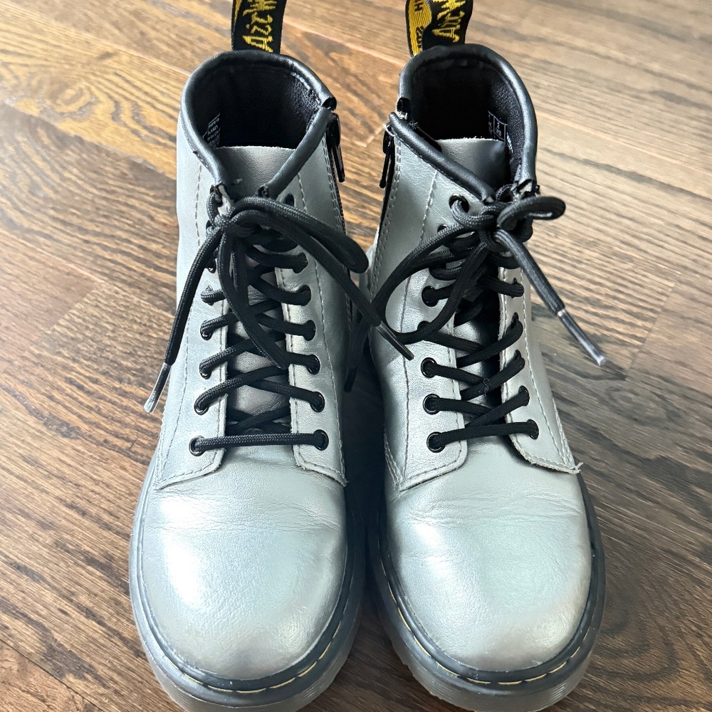 Girls Size 2 (Euro 33) Silver Dr. Martens AirWair